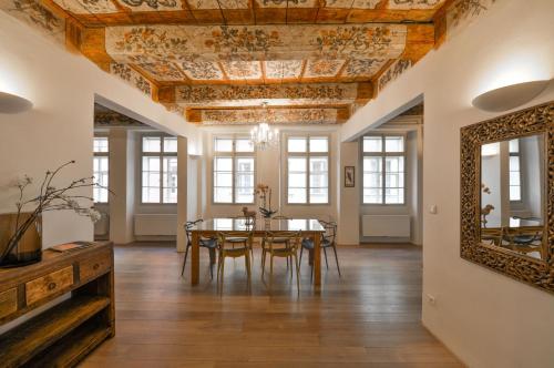 18th CENTURY BAROQUE RESIDENCE, Praga