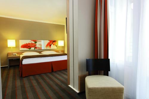H4 Hotel Frankfurt Messe - image 7