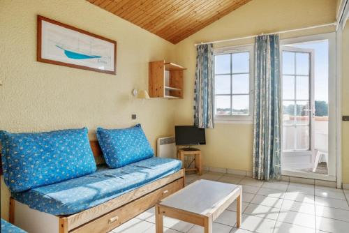 1 double bed, 2 sofa beds