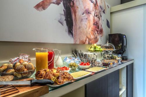 Via Veneto Prestige Rooms - image 13