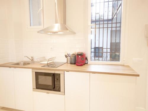 One-Bedroom Apartment image 7