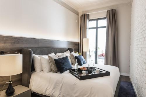 140051202 Casagrand Luxury Suites