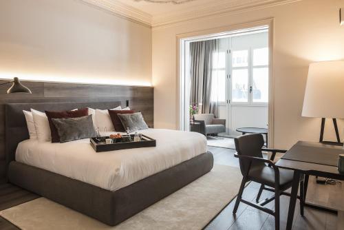 140051206 Casagrand Luxury Suites