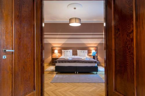 Apartments Top Central 3 - main image