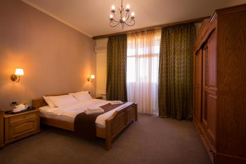 Olympia Hotel - image 8