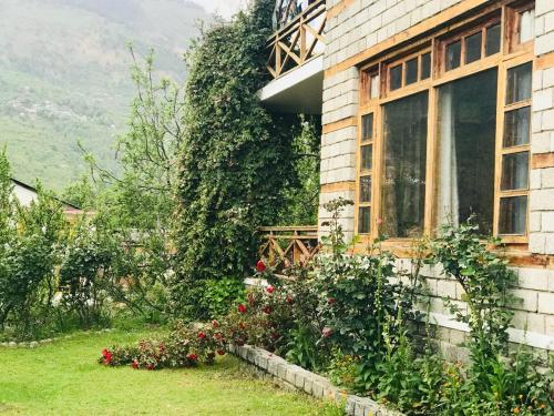 Apple Tree Cottages At Batahar Manali In Haripur India Reviews