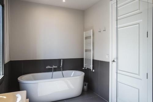 140083791 Casagrand Luxury Suites