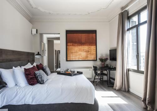 140083815 Casagrand Luxury Suites