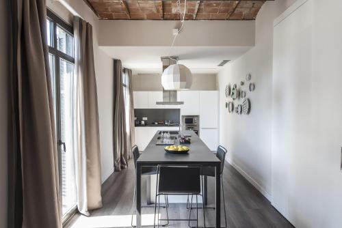 140083823 Casagrand Luxury Suites