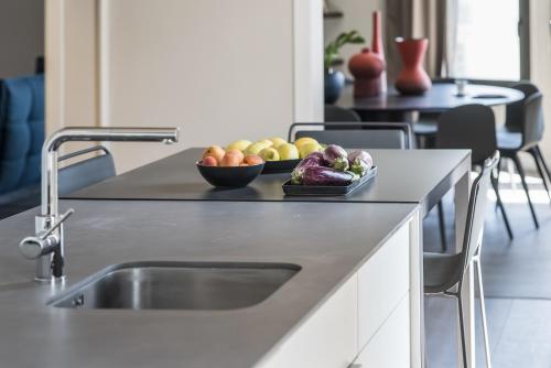 140083837 Casagrand Luxury Suites