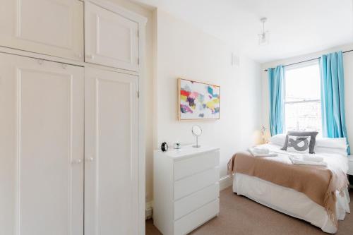 Earls Court Apartments by BaseToGo - image 10