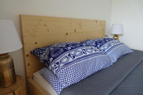 1 queen bed, 1 twin bed