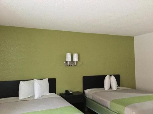 Motel 6-Augusta KS - image 4