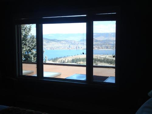 A View of the Lake B & B