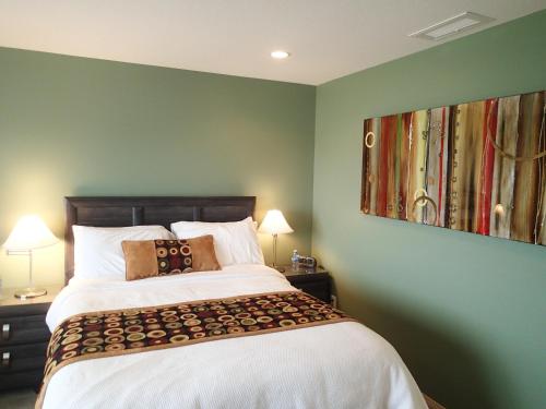 A View of the Lake B & B