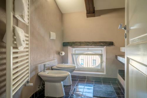Studio Apartment with Sea View image 3