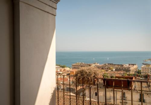 Studio Apartment with Sea View image 2