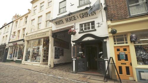 White Horse & Griffin - image 13