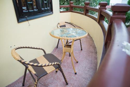 room detail thumbnail 1