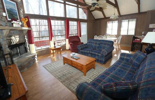 Pine Mountain Club Chalets Resort - image 9