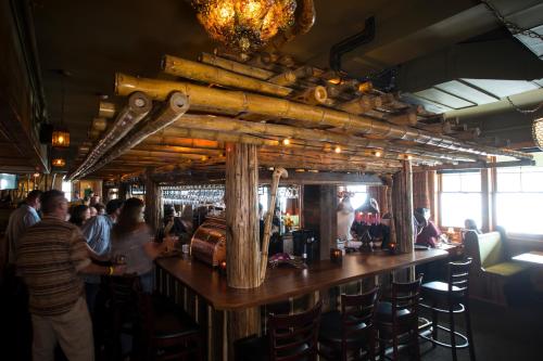 McMenamins Kalama Harbor Lodge - 레스토랑