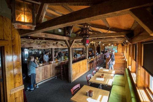 McMenamins Kalama Harbor Lodge - 레스토랑