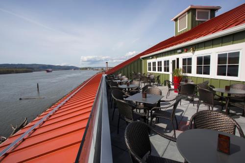 McMenamins Kalama Harbor Lodge - 레스토랑