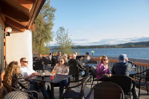 McMenamins Kalama Harbor Lodge