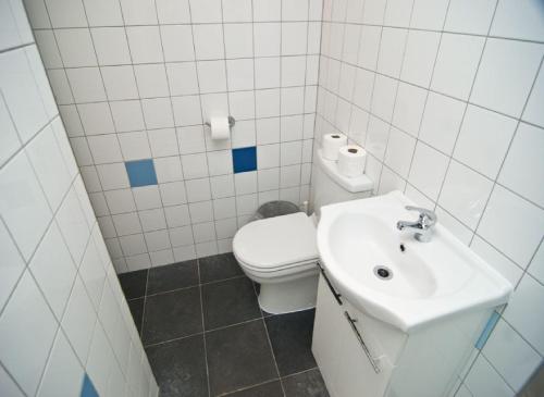 Charlie Hotel - image 3