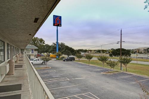 Motel 6-San Marcos, TX