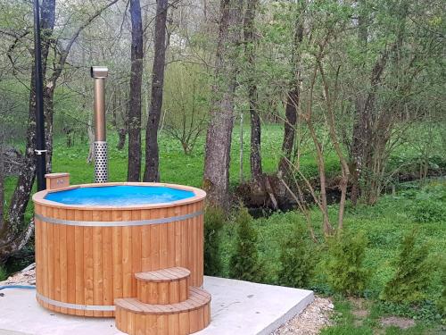 Kümblustünn, Vodenica Vrelo Chalets in Vrelo Koreničko