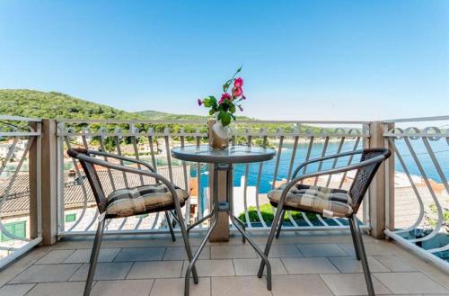  Apartments by the sea Povlja (Brac) - 2933 in Povlja