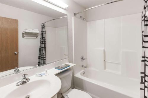 Microtel Inn by Wyndham Ardmore - image 2
