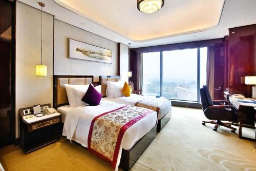 Business Twin Room image 4