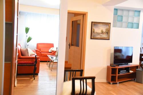 3 Bedroom Home with Parking Garage in The Heart of Skopje, Skopje (fotografie 9)