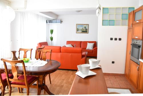3 Bedroom Home with Parking Garage in The Heart of Skopje, Skopje (fotografie 6)
