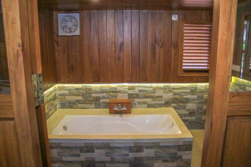 Triple Room with Lake View image 10