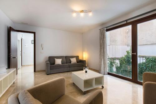 tuGuest Elvira Suites - image 3