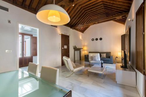 Elvira Suites Elvira Suites