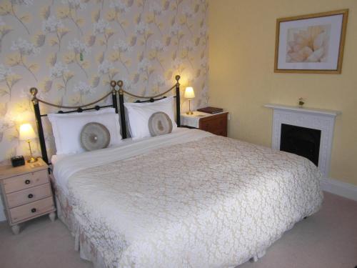 Anton Guest House Bed and Breakfast - image 4