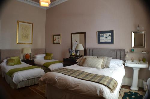 Guestroom, Maybank Guest House in Helensburgh