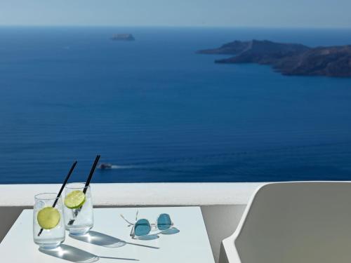 Lilium Santorini Villa - main image