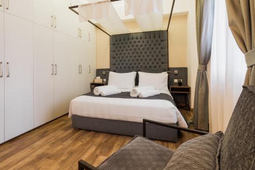 Acropolis Executive Suite - Tap to explore photos