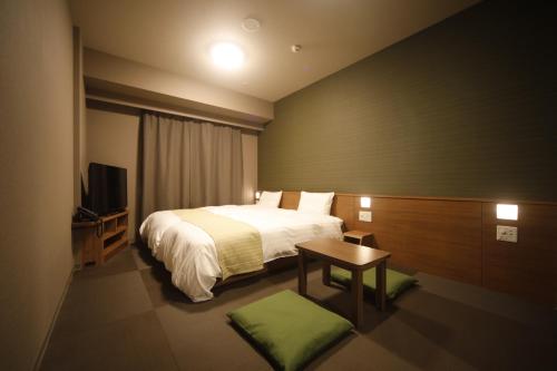 Twin Room with Tatami Floor and Shower - Non-Smoking