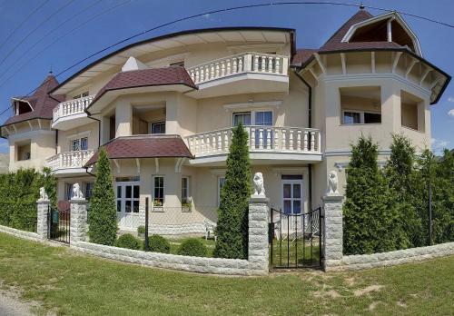  Hegyi Villa, Pension in Hévíz