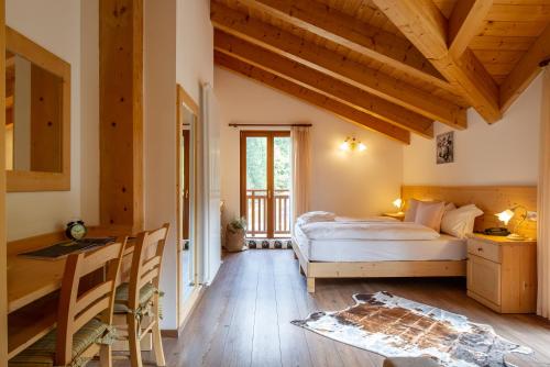 Suite, mountain view