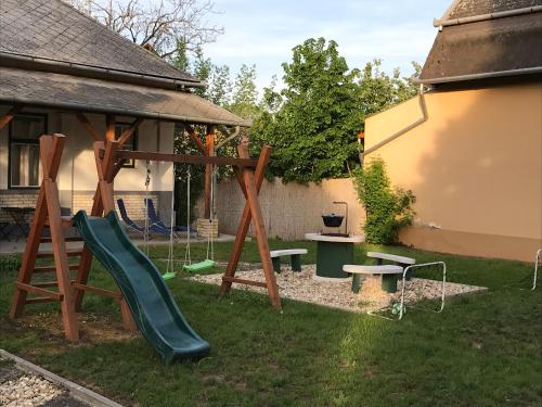 . Tisza-Kert Apartmanok