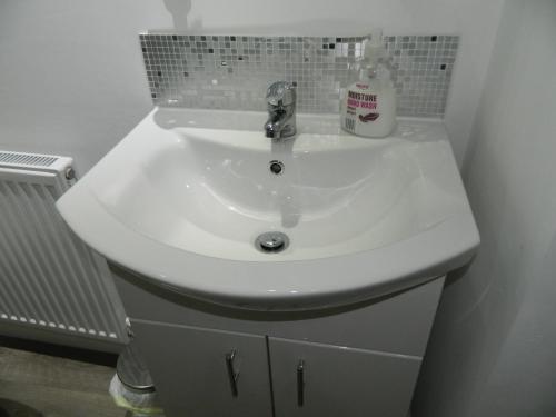 Deluxe Triple Room with Sea View image 9