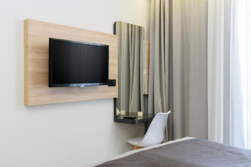 Renieris Hotel - image 10