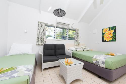 Lagoon Breeze Villas Set in a prime location of Rarotonga, Lagoon Breeze Villas puts everything the city has to offer just outside your doorstep. Both business travelers and tourists can enjoy the propertys facilities an